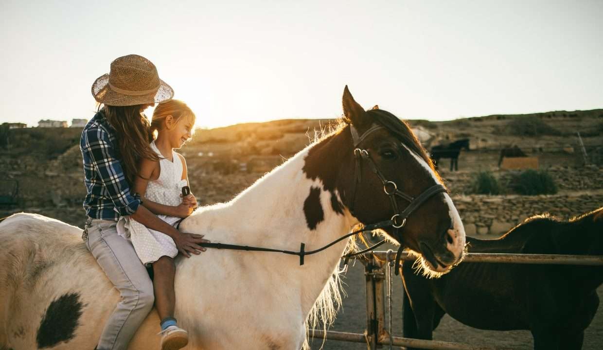actividad cabalgata fincas de turismo 15 min