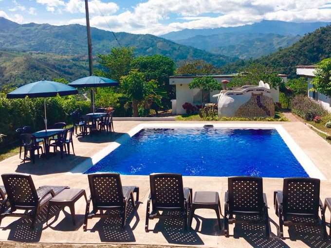 Cabañas acogedoras en arriendo en Villeta para grupos y familias