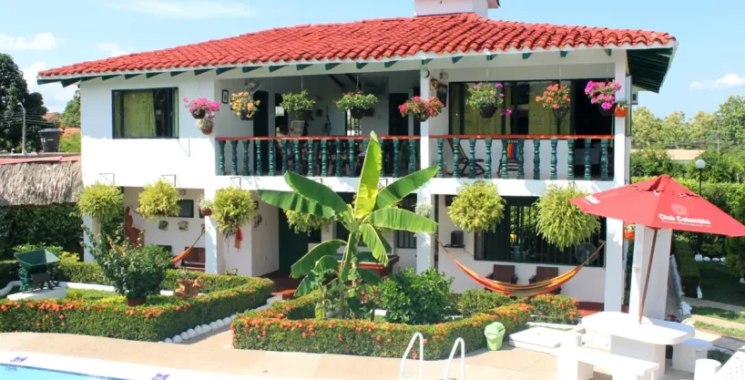 finca la antioqueñita con piscina privada en carmen de apicala tolima